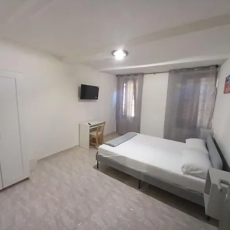 Residenze Amelia * بارما